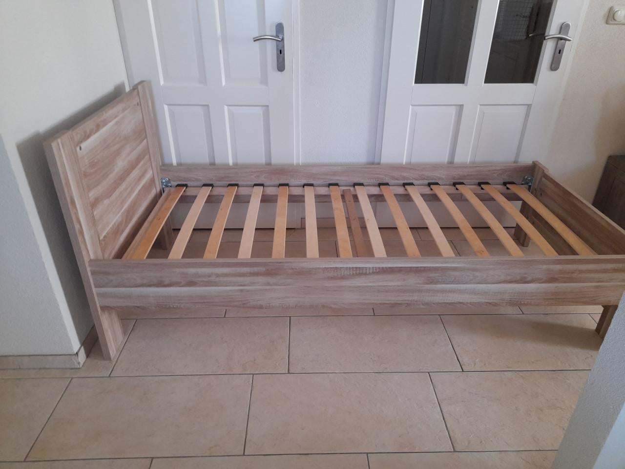 1 Persoons bed ( z.g.a.n. ) 90 x 200
