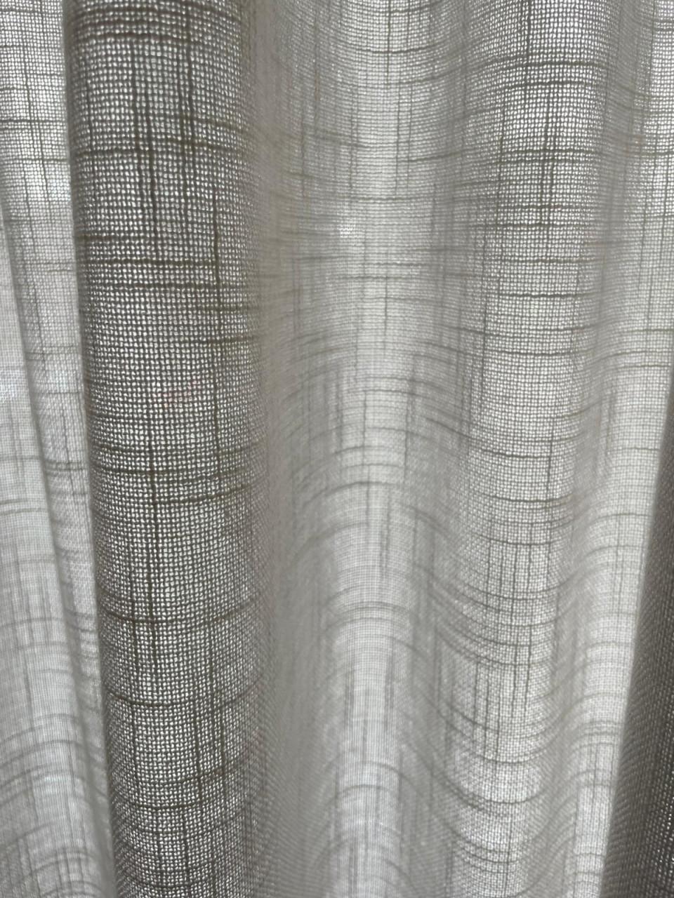 Luxe lichtdoorlatende gordijnen licht beige