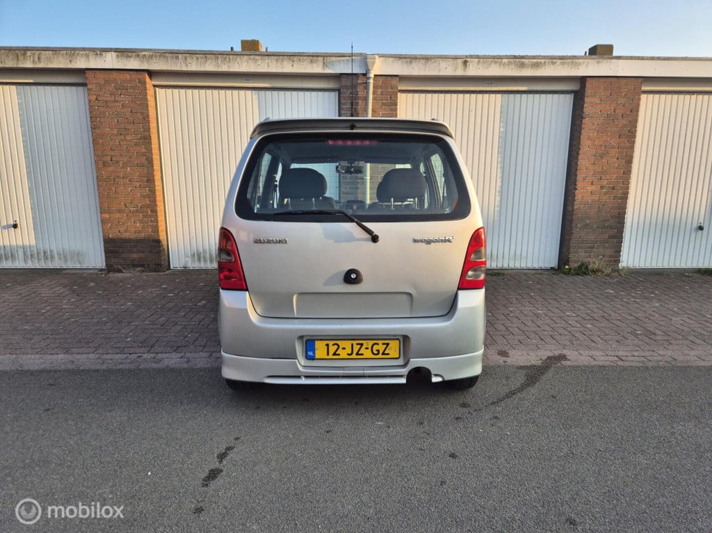 Suzuki Wagon R 1.3 special nieuwe apk / bluetooth radio