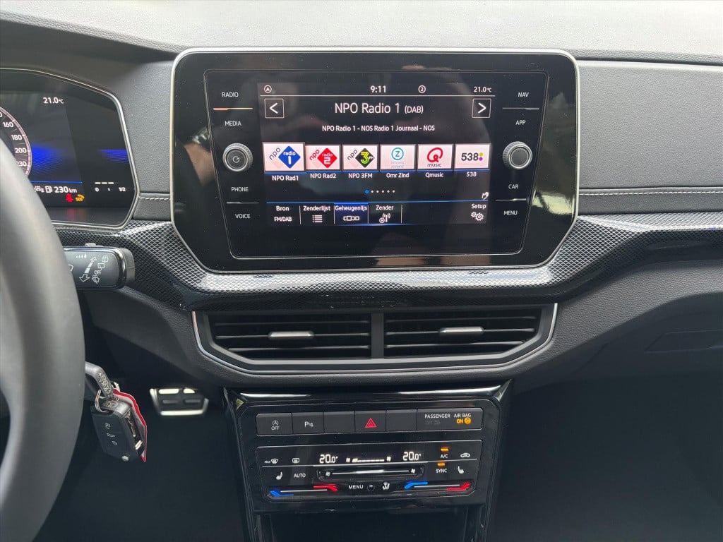 Volkswagen T-cross 1.5 tsi 150pk dsg-7 r-line| trekhaak| camera|navi| uniek