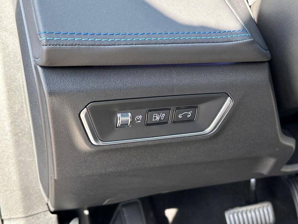 Lynk & Co 01 1.5td 261pk phev 7dcth panodak| nl-auto| navi|carplay|360 came