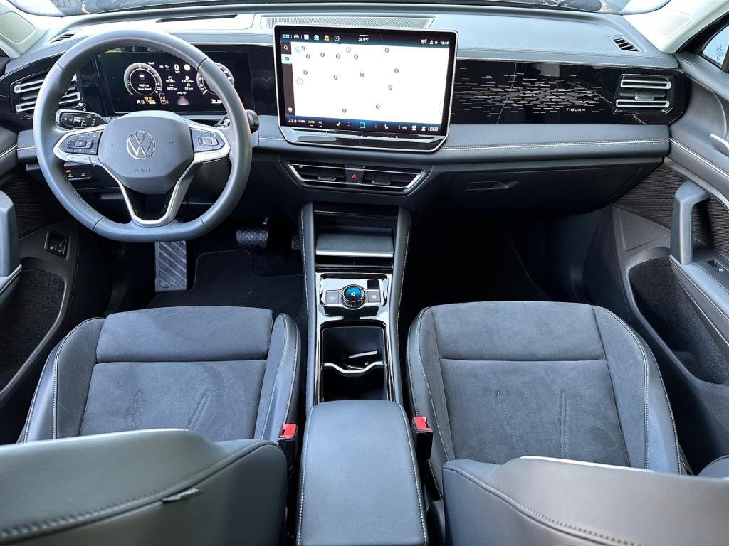 Volkswagen Tiguan 1.5 ehybrid elegance 204pk | trekhaak | camera | head-up 
