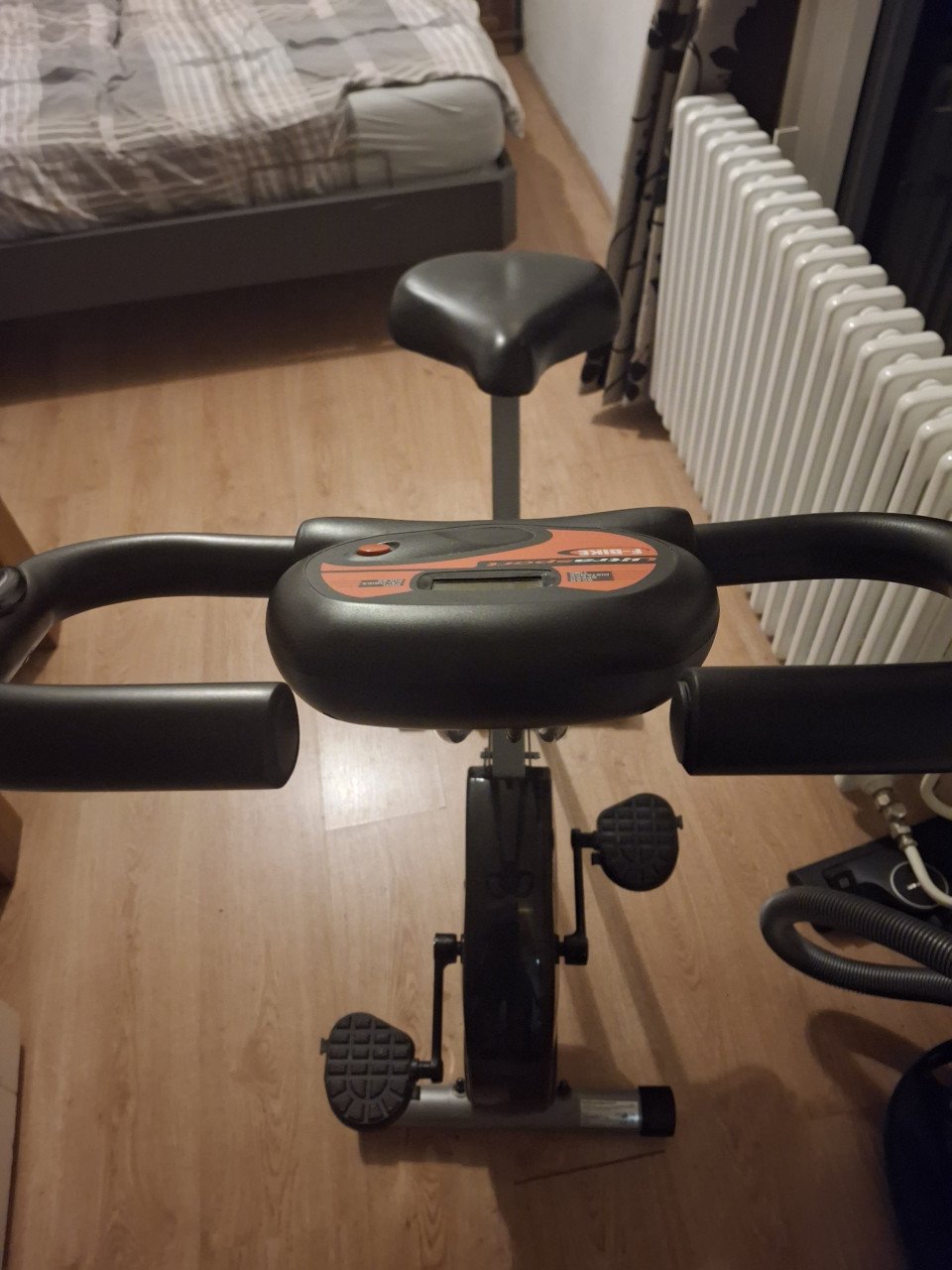 Te huur hometrainerd 35 euro Ophalen en teruen Middelburg is inklapbaar