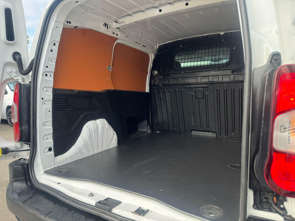 Citroen Berlingo 1.6 bluehdi club airco / cruise controle / navi / euro 6