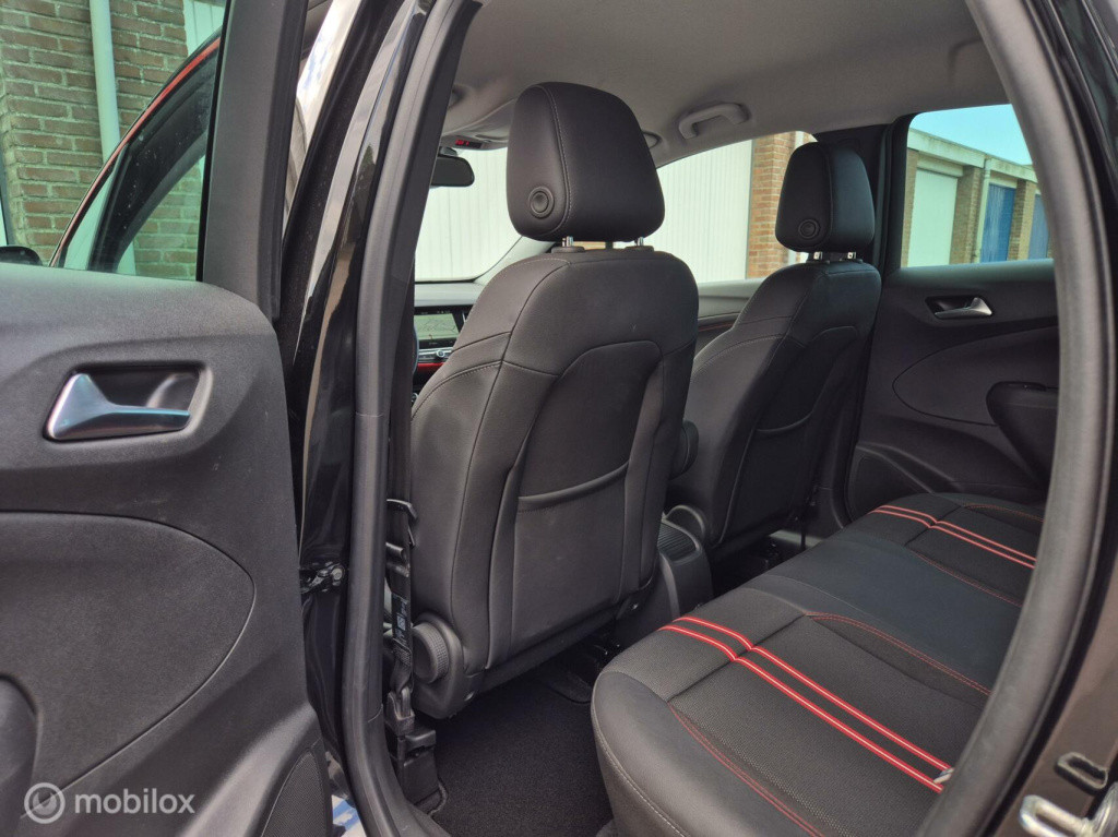 Opel Crossland X 1.2 turbo gs-line / btw auto / fabrieksgarantie
