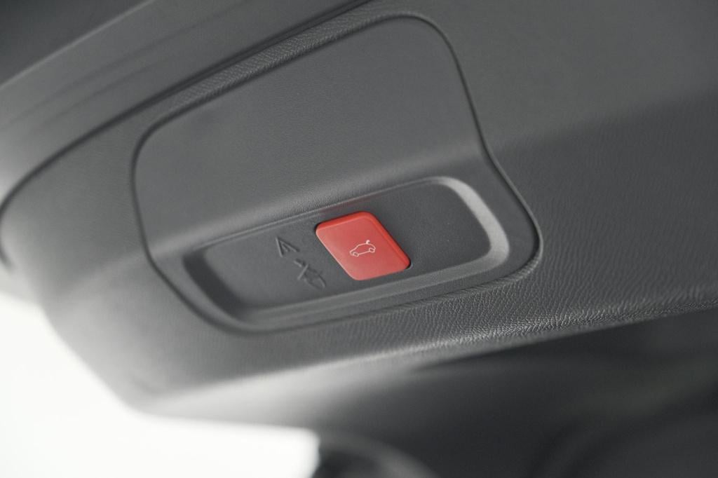 Peugeot 408 1.2 hybrid 136 e-dcs6 gt | 360 camera | elektrische kofferklep 