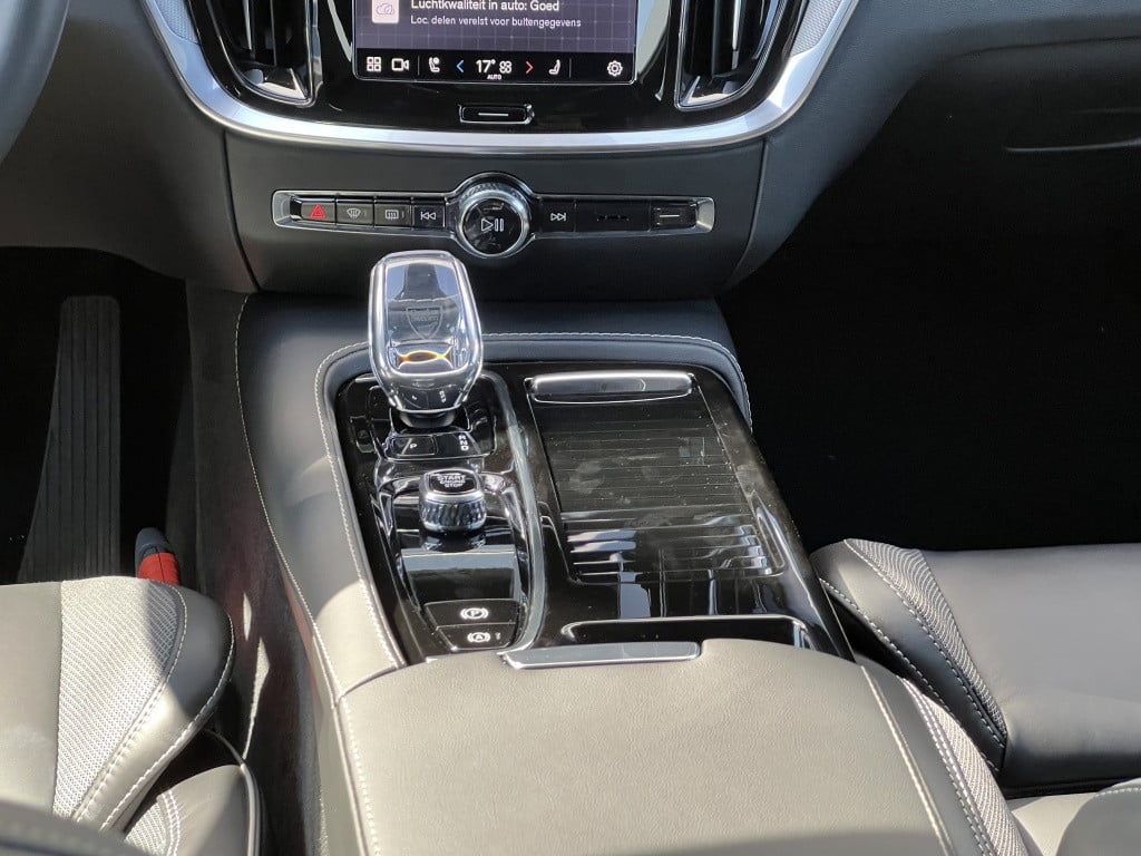 Volvo V60 t6 398pk recharge plus dark| adap.cruise| 360camera| trekaak