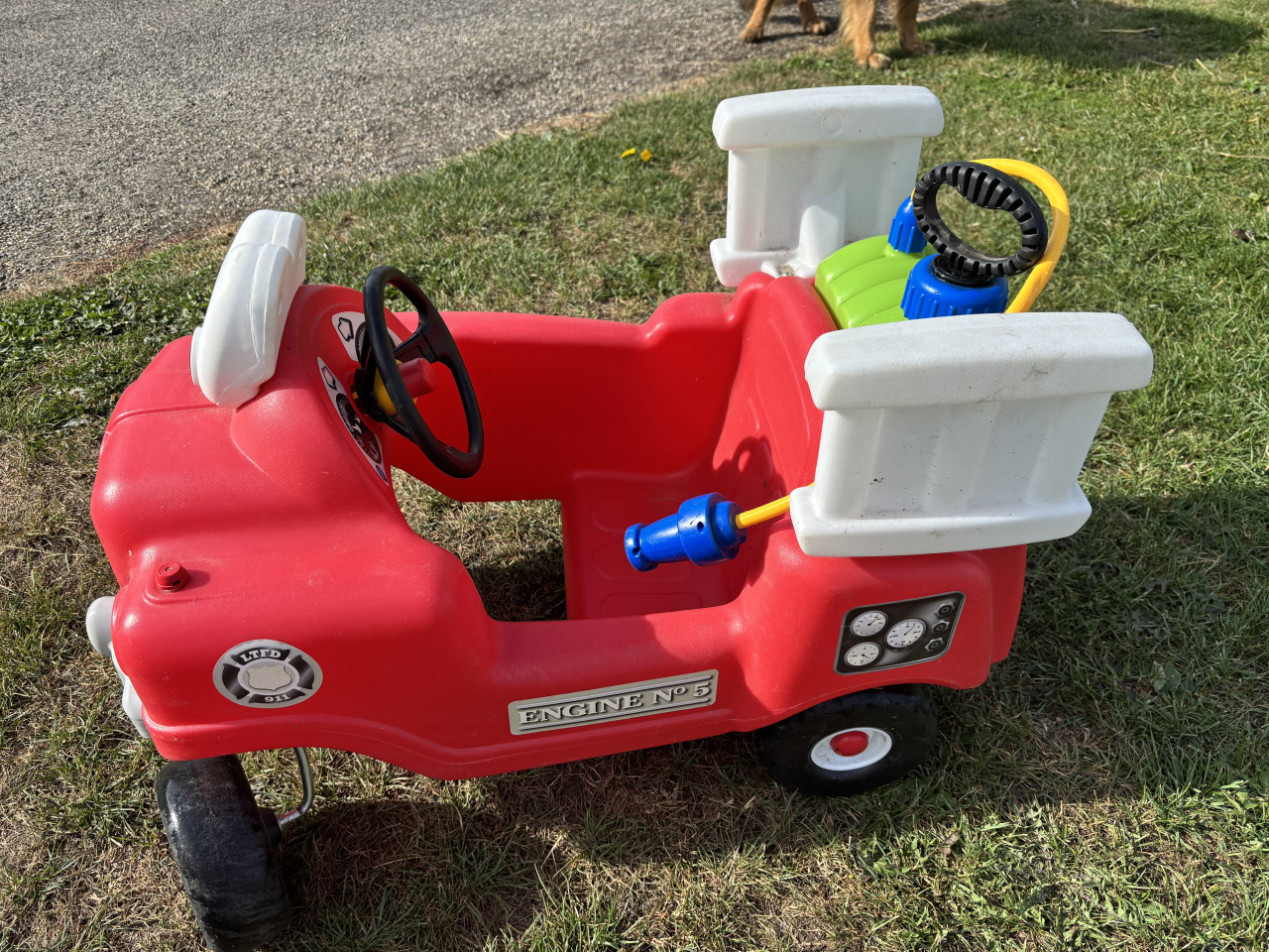 Twee little tikes loopauto’s