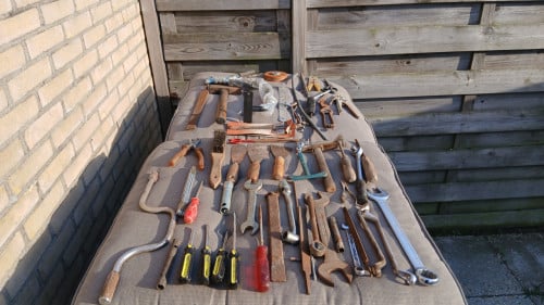 Partij handgereedschap te koop