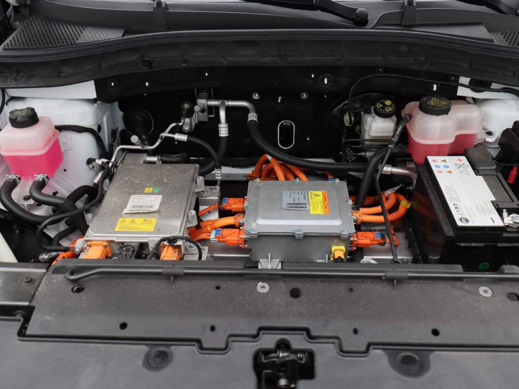 MG Zs-ev standard range luxury 50 kwh | wltp 320km | panorama/schuif-kantel