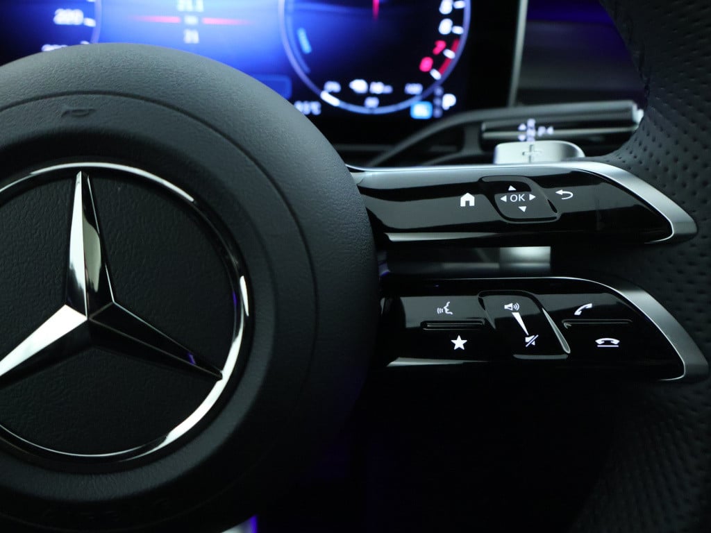 Mercedes-Benz C-Klasse 300 e amg line limited | trekhaak | nightpakket | pa