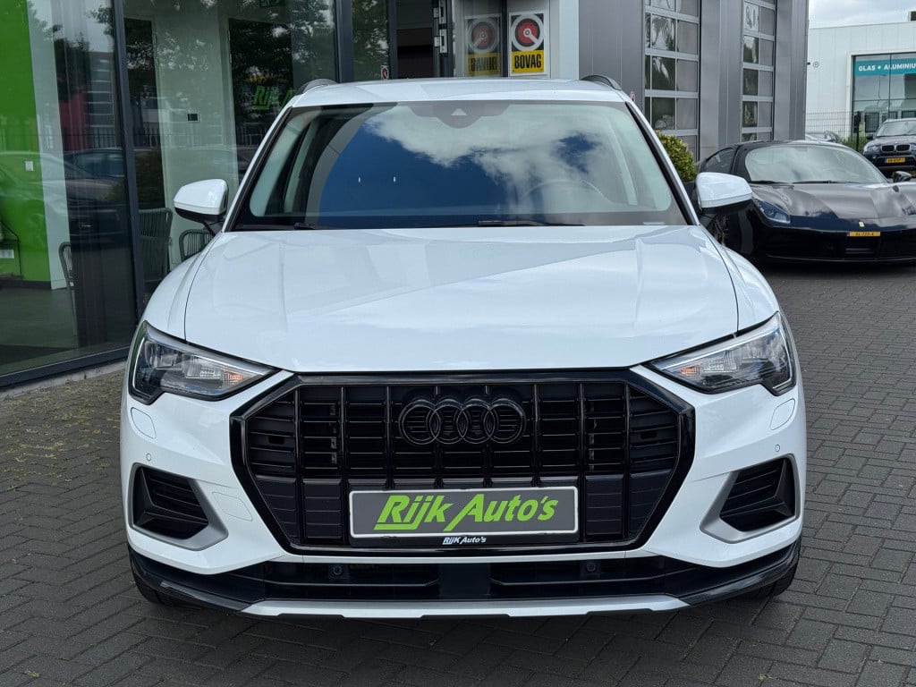 Audi Q3 35 tfsi design luxe * trekhaak * sportstoelen* carplay