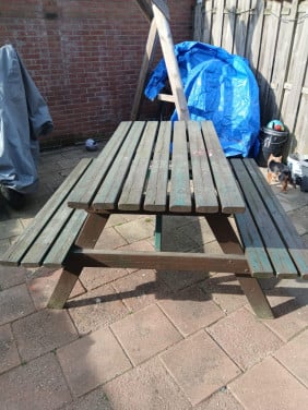 Houten picknicktafel