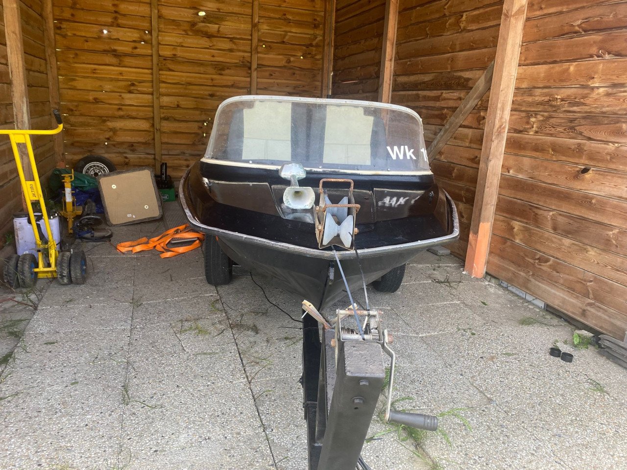 Boot met 6pk buitenboordmotor en trailer