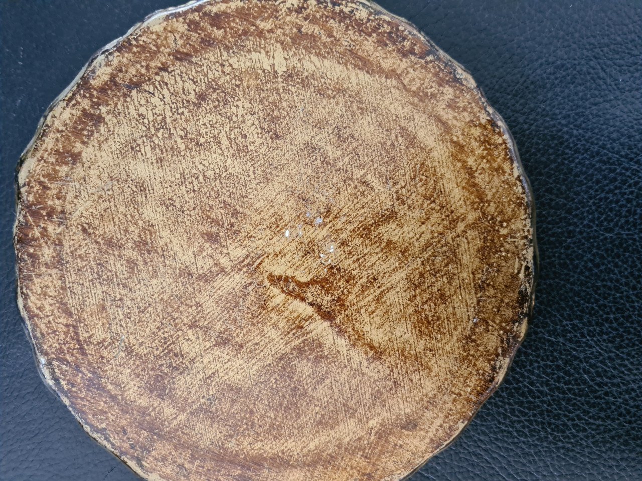 Oud rond goud / rood dienblad diameter 24 cm