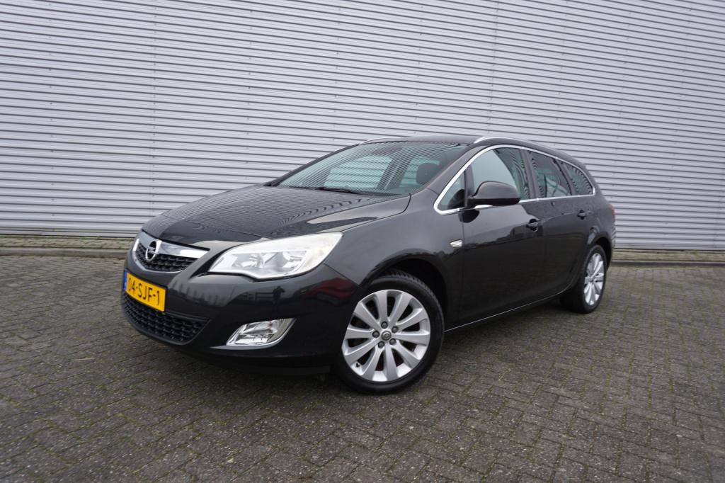 Opel Astra sports tourer 1.4 cosmo climate / navi / cruise / parkeersens. /