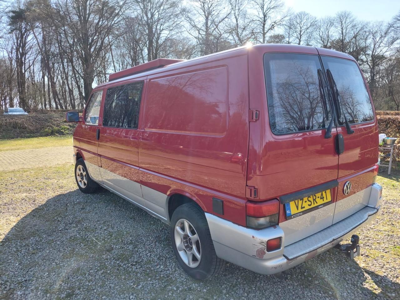 Rode avontuurlijke Camper