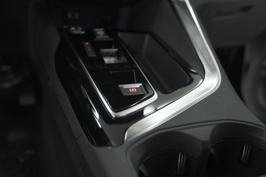 Peugeot 3008 1.6 hybrid 225 allure pack business | camera | navigatie | app