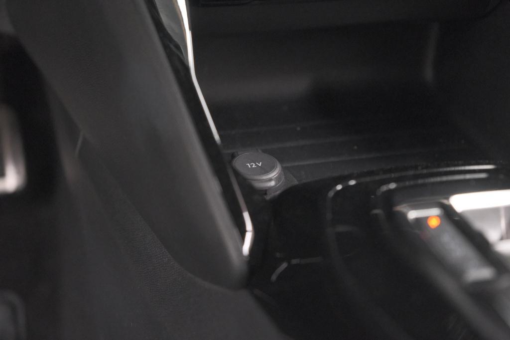 Peugeot 2008 puretech 130 eat8 gt | 360 camera | dodehoekdetectie | apple c