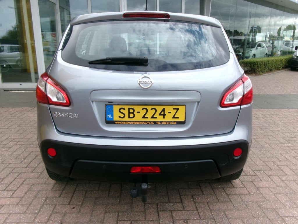 Nissan Qashqai 1.6 acenta airco, nav., camera, trekhaak, pdc