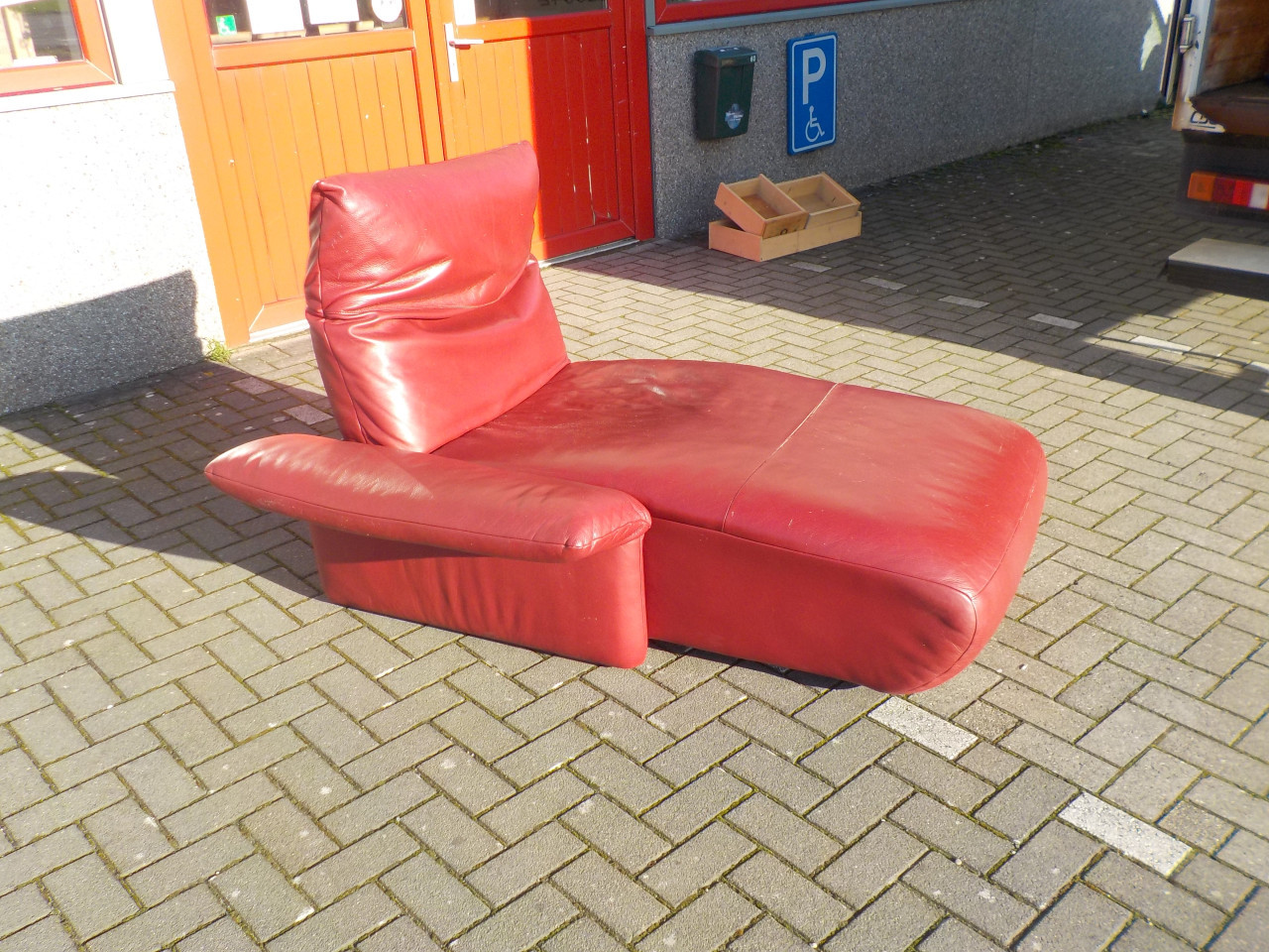 Mooie kwaliteit leren  lovezit + 4 zits 240 cm in goede staat
