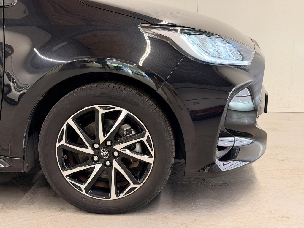 Toyota Yaris 1.5 hybrid dynamic| camera| adap.cruise| keyless| carplay