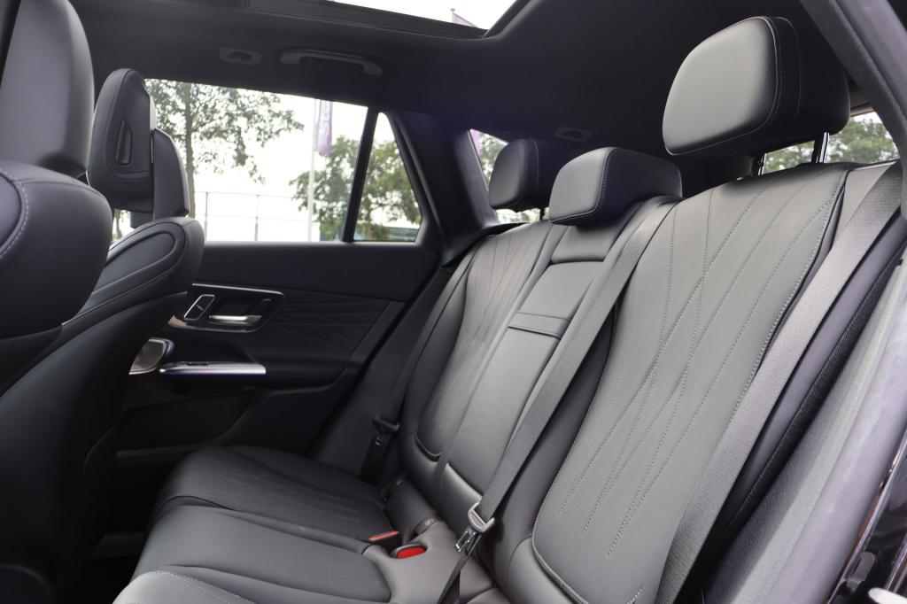 Mercedes-Benz Glc 300e 4matic amg line i nappa i digital light i panoramada
