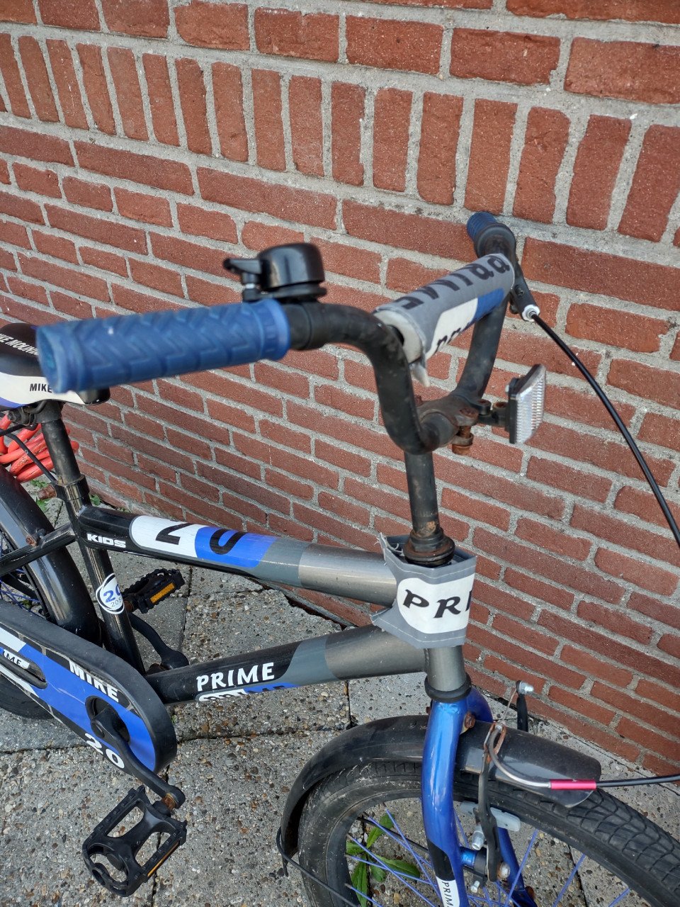 Stoere zwart blauwe jongensfiets Mike, parcourfiets 6-9 jaar