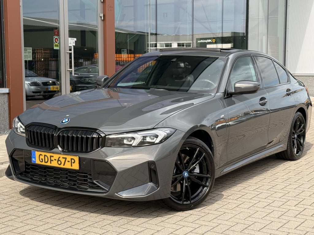 BMW 3-serie 330e | m-sport | harman kardon | pano | cruise | stoelverwarmin