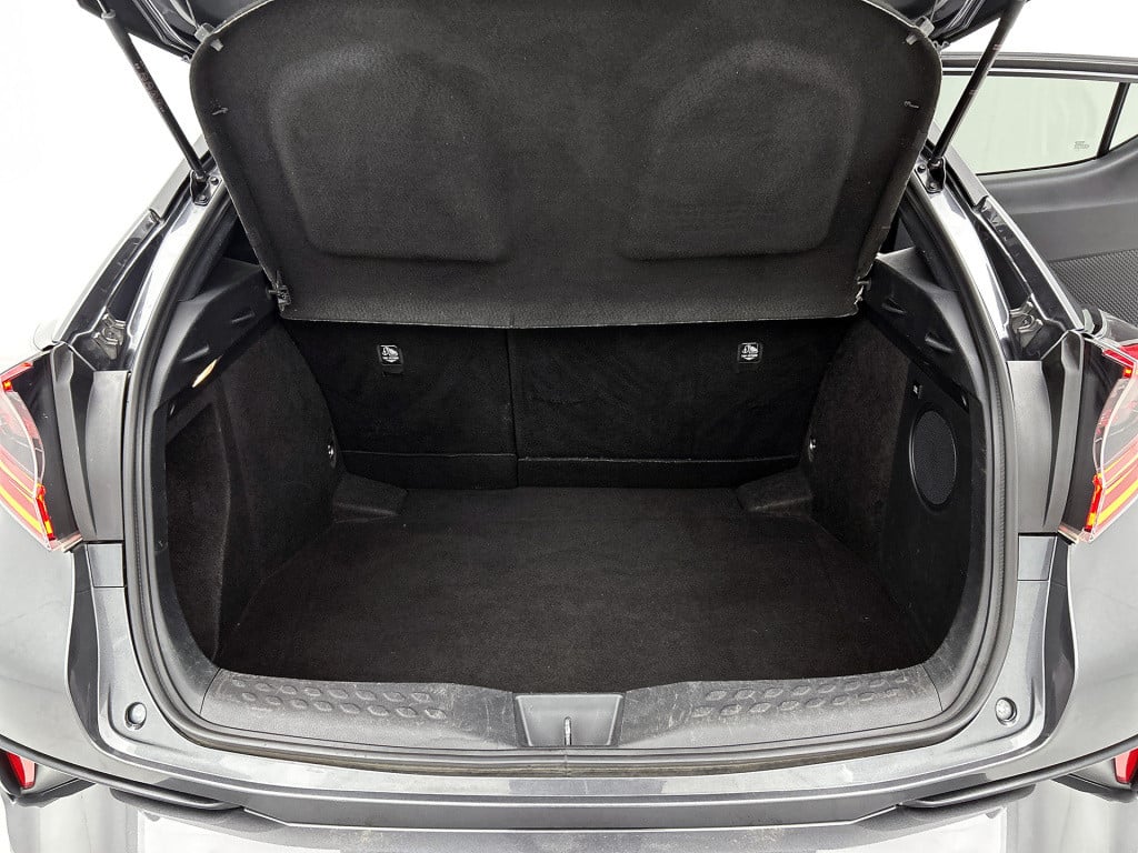 Toyota C-hr 1.8 hybrid style | trekhaak |