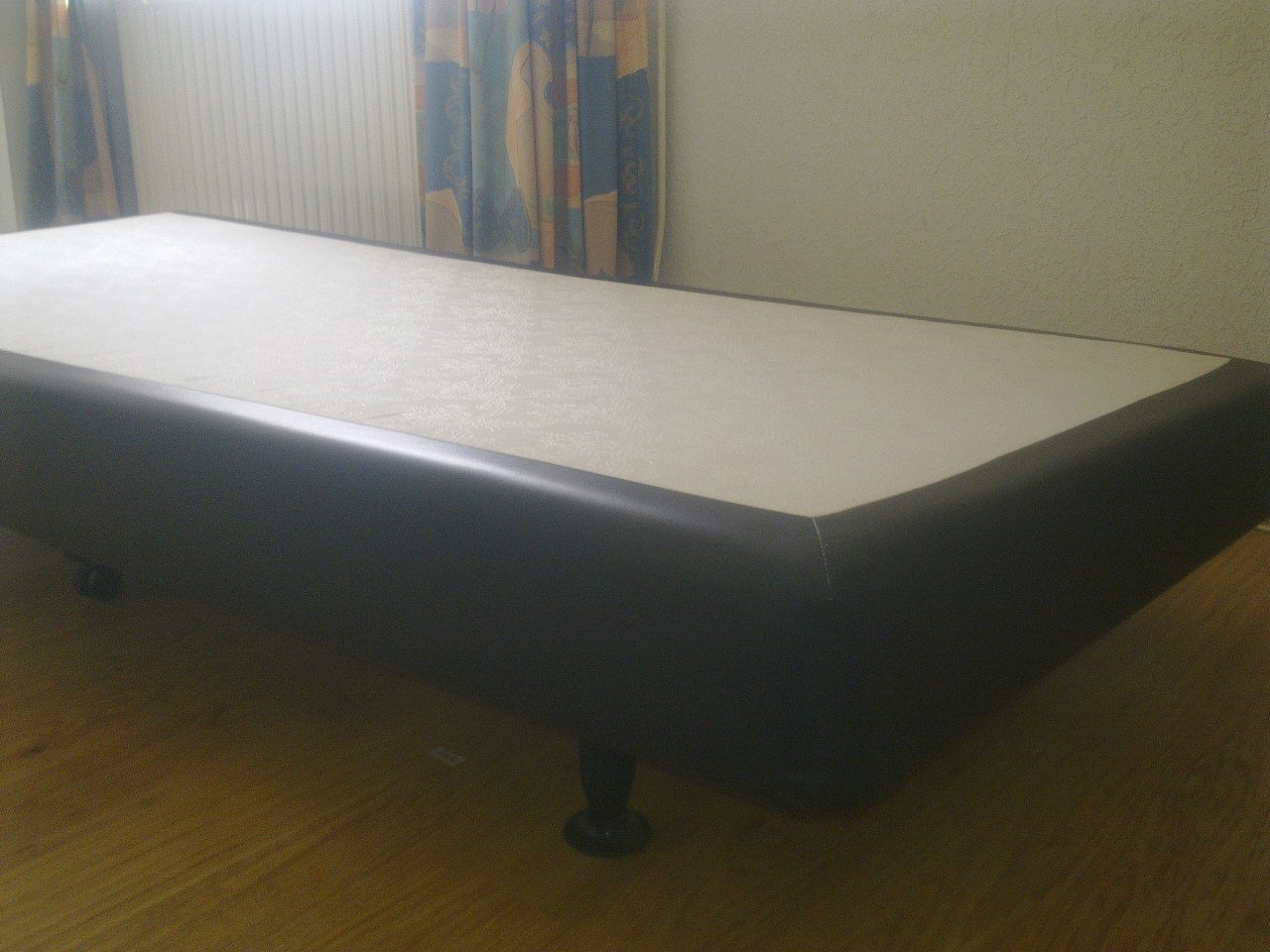 2 x boxspring bed bedden