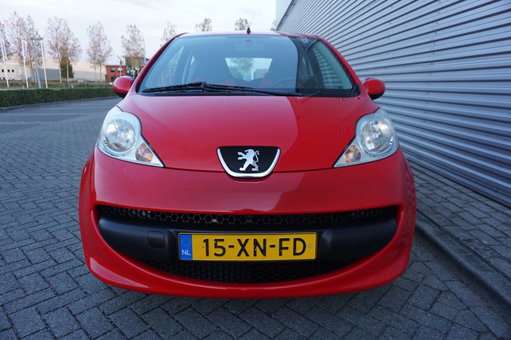 Peugeot 107 1.0-12v xs urban move airco / elektr. ramen / lm velgen / nap -