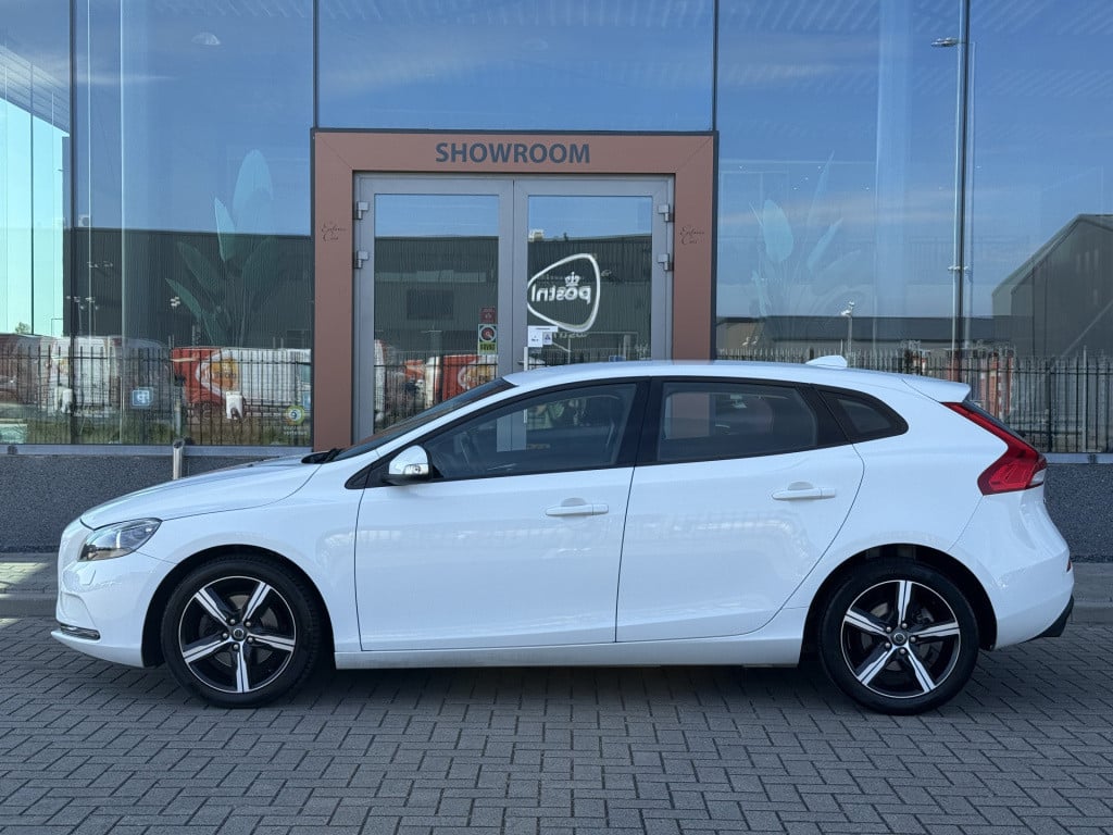 Volvo V40 1.6 t2 r-design | navi | cruise | stoelverwarming | parkeersensor