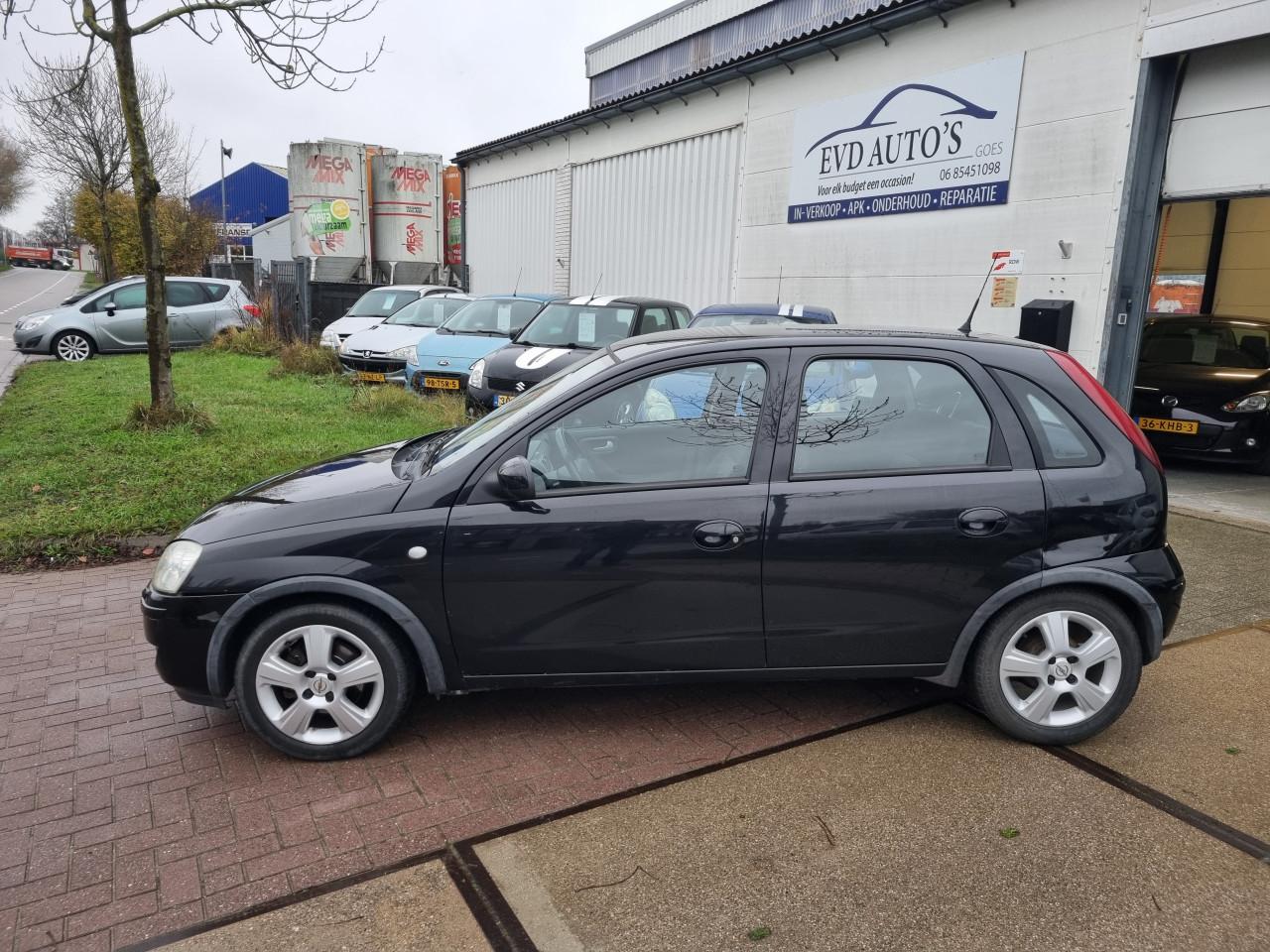 Opel Corsa 1.4-16V Maxx