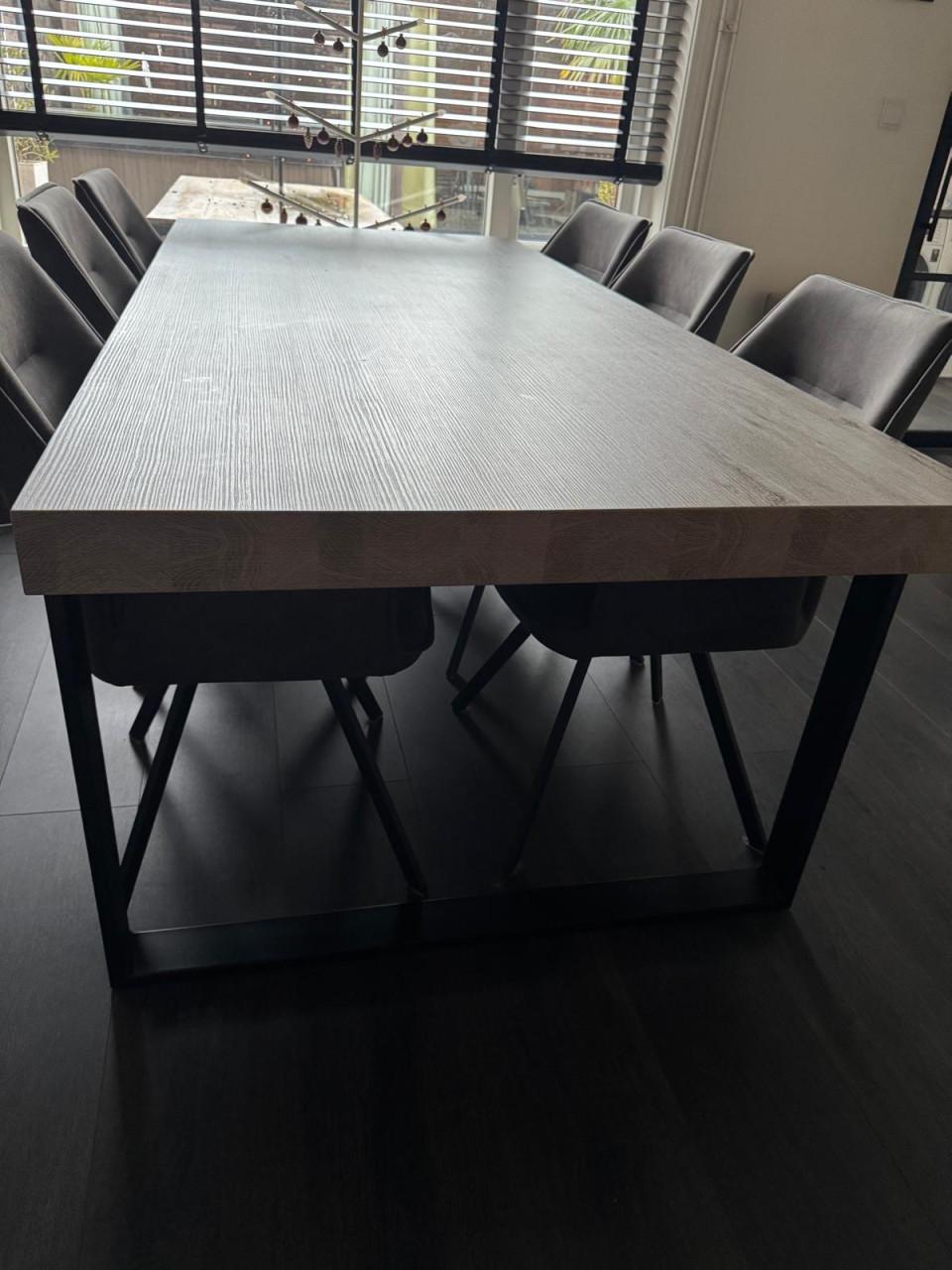 Lichtgrijze eetkamertafel 226 x 100 x 78 cm