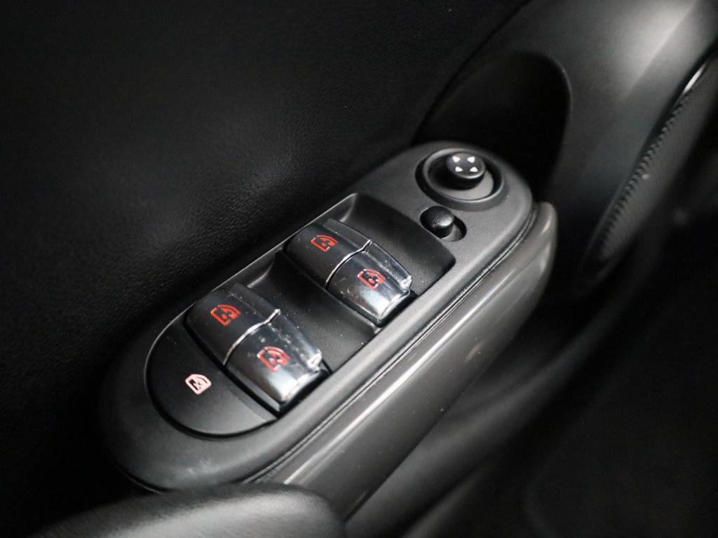 Mini 5-deurs 1.5 one essential | navigatie | lmv | parkeer sensoren | clima