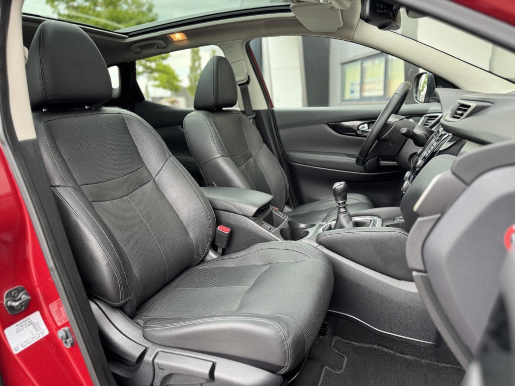 Nissan Qashqai 1.2 tekna | trekhaak | navigatie | leder | 360° camera | sto