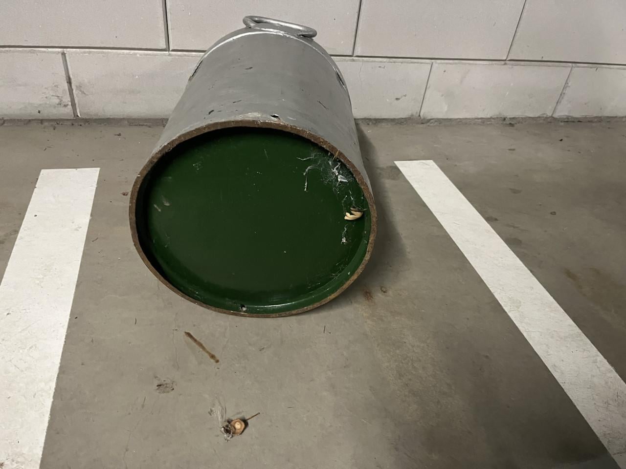 5 Melkbussen, metaal