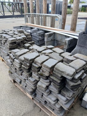 Bestrating Court stones ongeveer 12m2