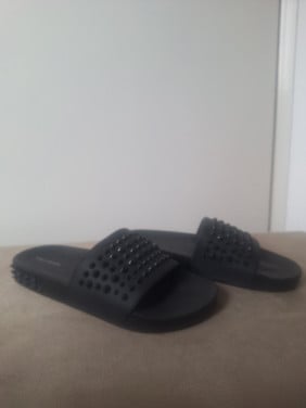 Zwarte slippers