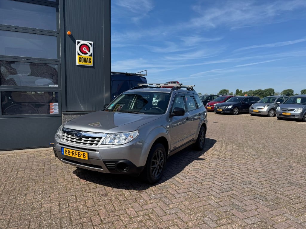 Subaru Forester 2.0 x intro