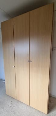 Ruime kledingkast Svedex