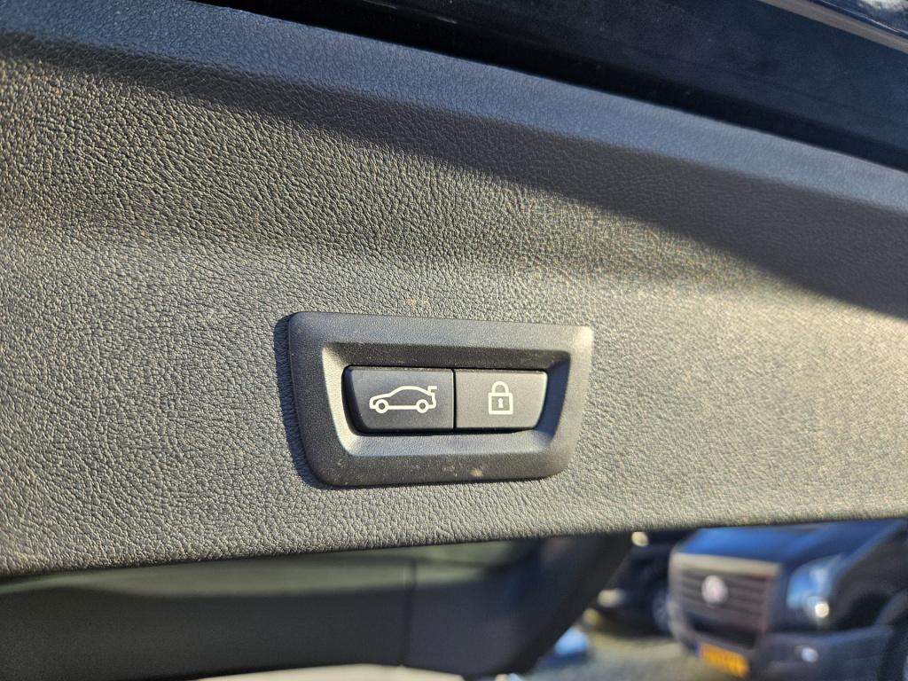 BMW X3 xdrive30e m-sport | pano | acc | camera