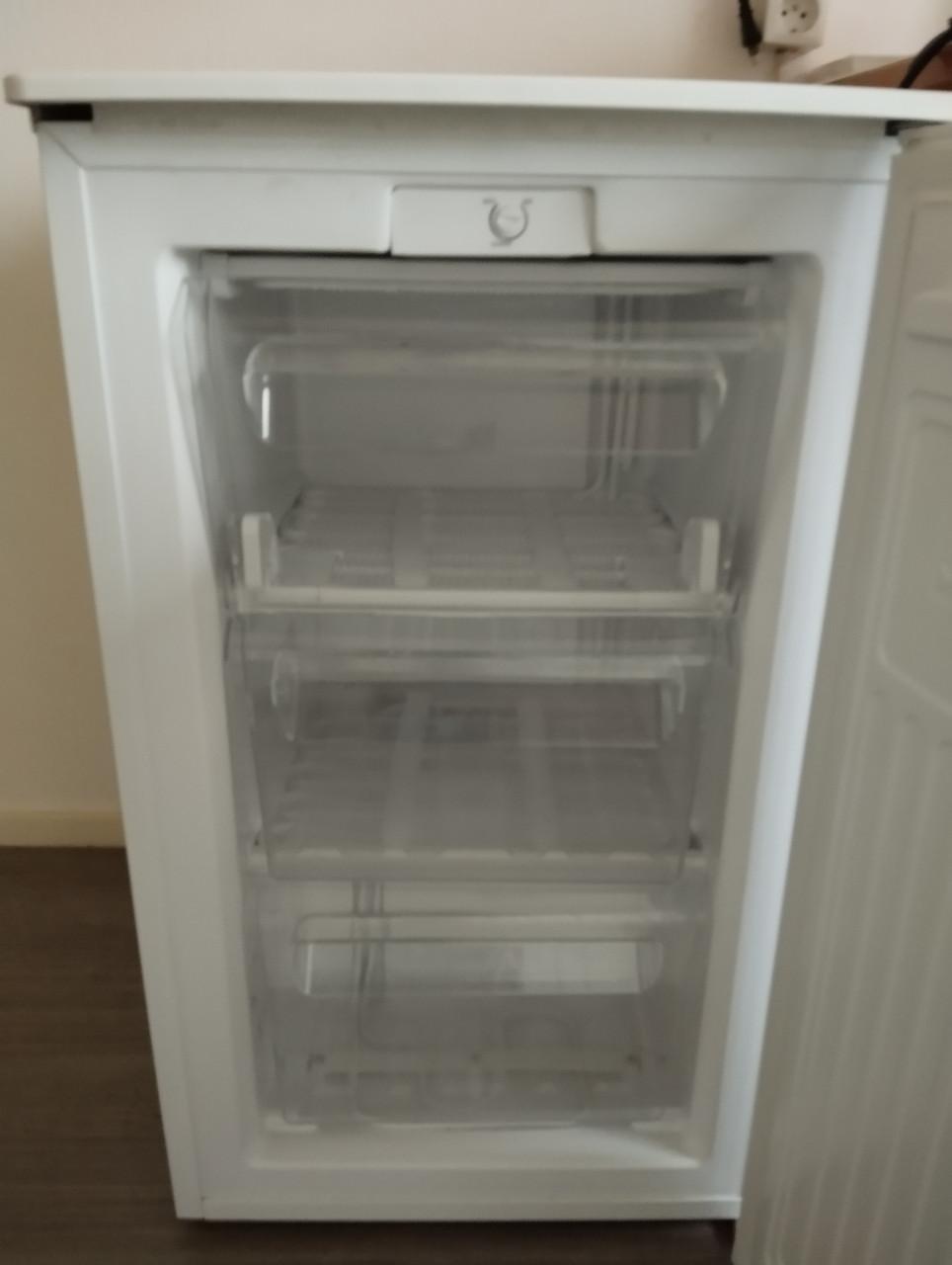 Etna ,tafelmodel vriezer