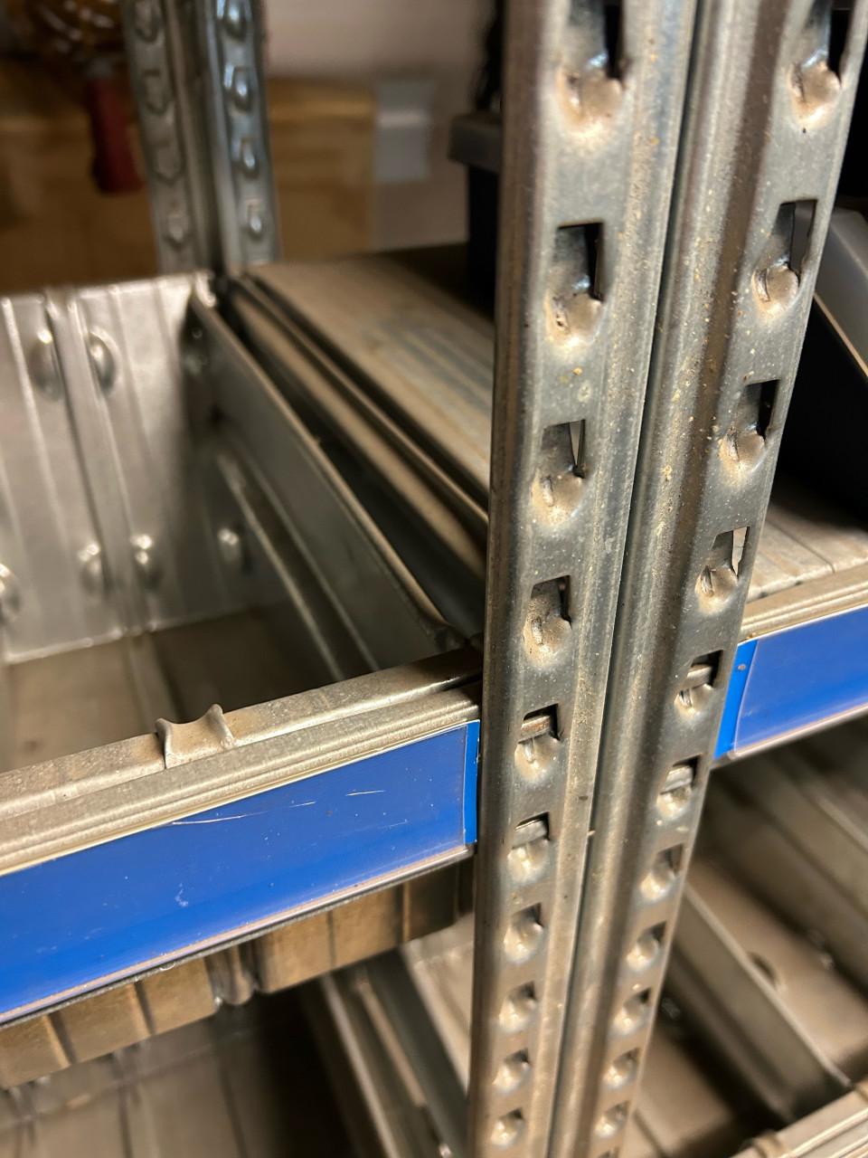 Industriële magazijnstellingen, verzinkt en degelijk uitgevoerd.