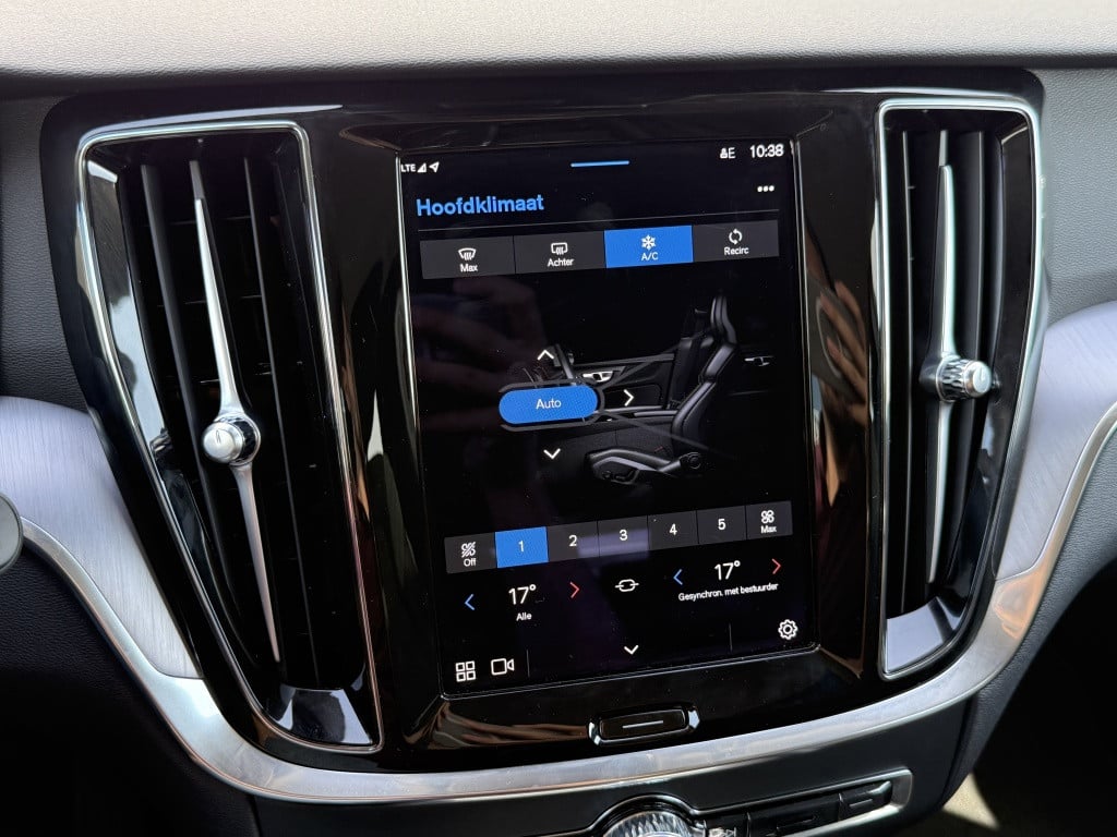 Volvo V60 b3 aut7 163pk essential ed| adap.cruise| camera| stoel.verw