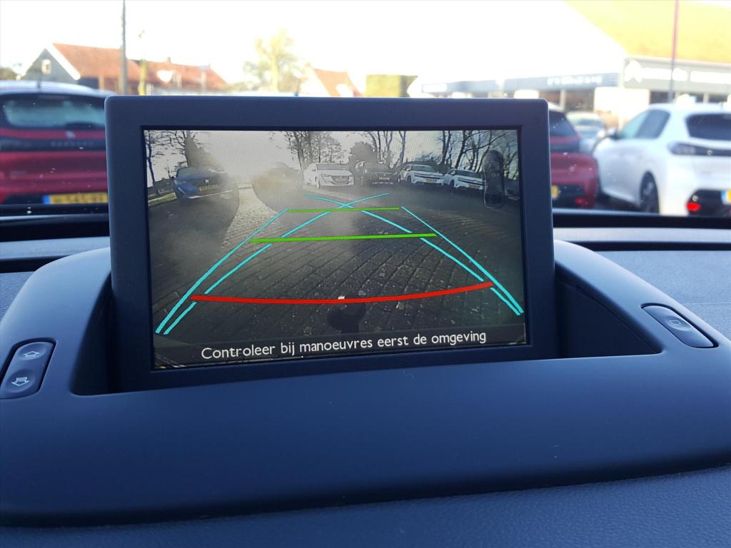 Peugeot 3008 style 1.2pt-130pk trekhaak | navigatie | cruise & climate cont