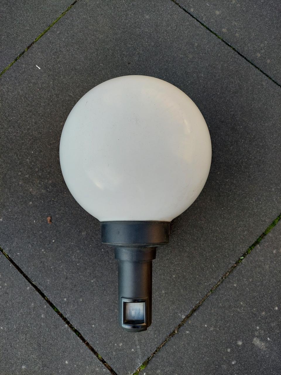 Buitenlamp met sensor