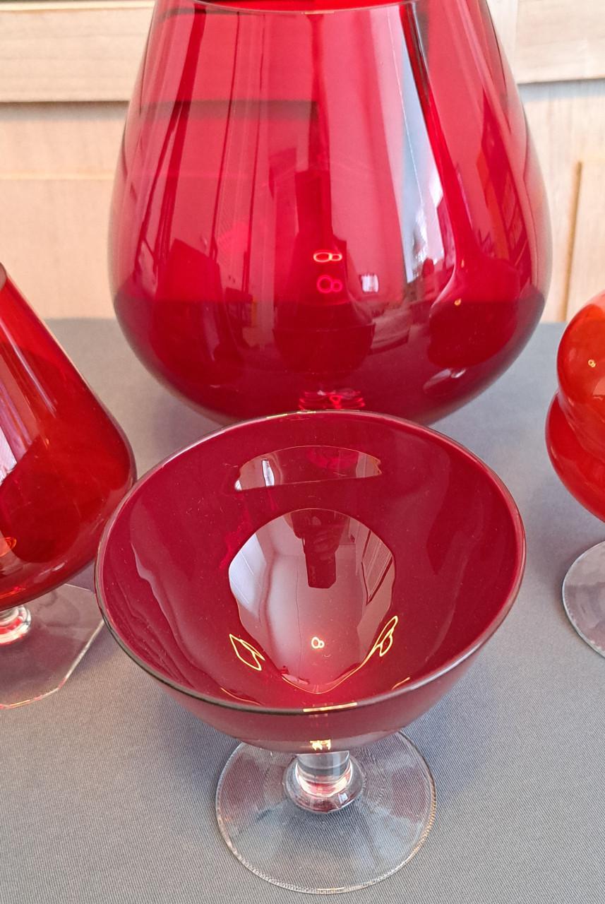Mooi rood glaswerk