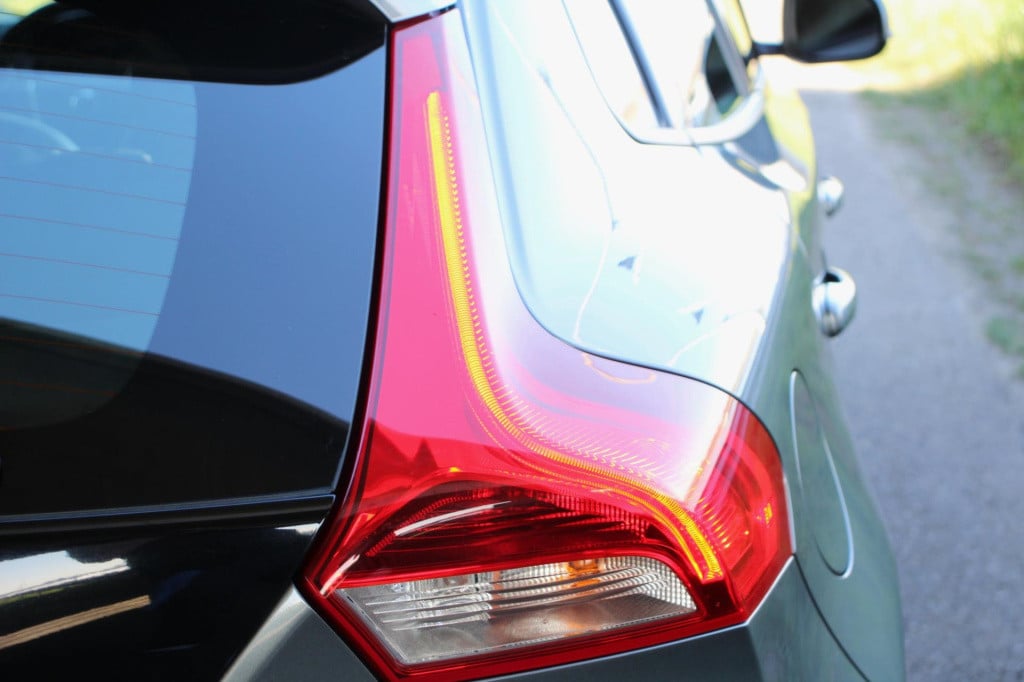 Volvo V40 2.0 t2 momentum - full led - navi - clima - half leder - 1e eig -